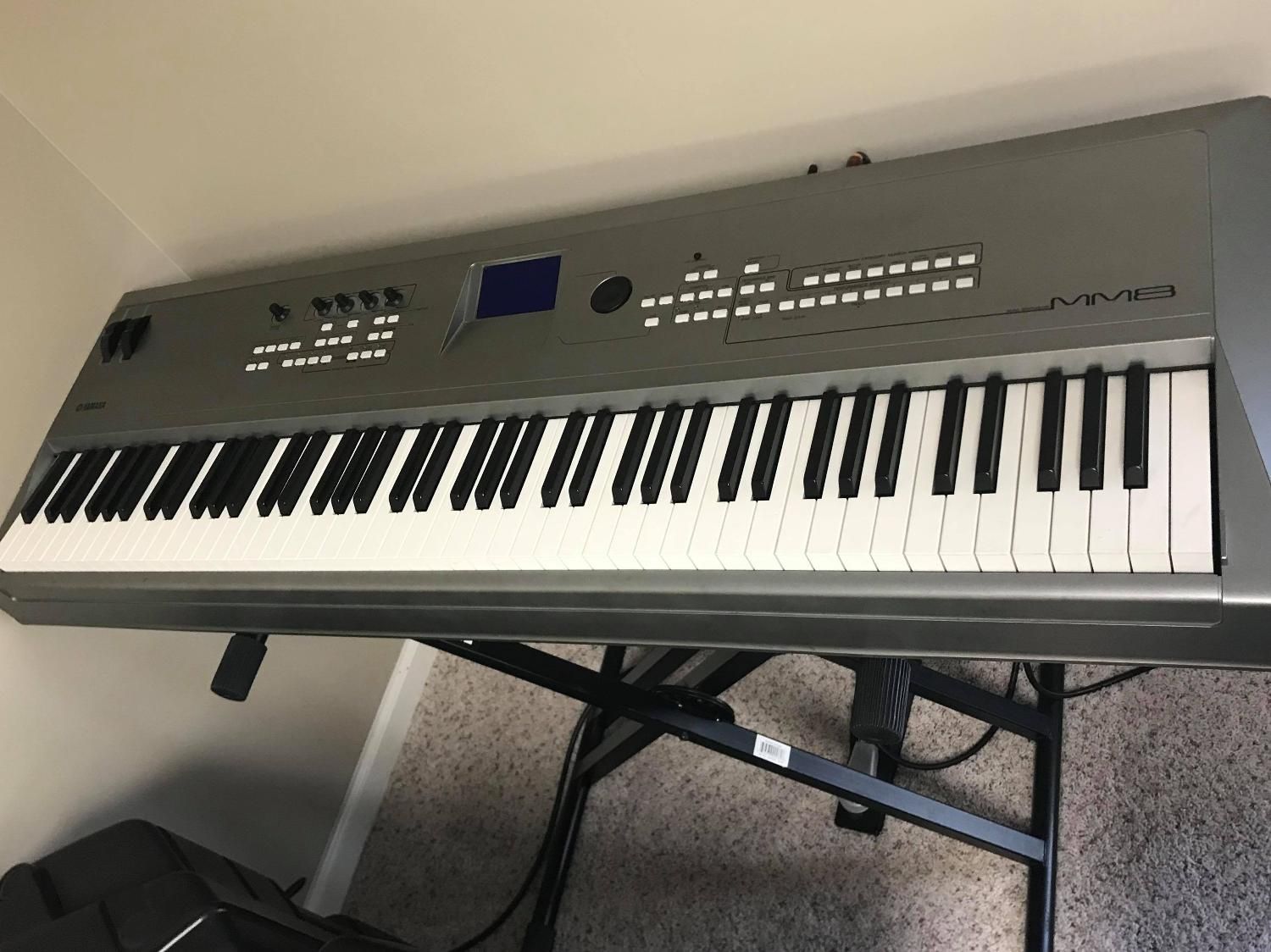 Yamaha MM8 88-Key Synthesizer!