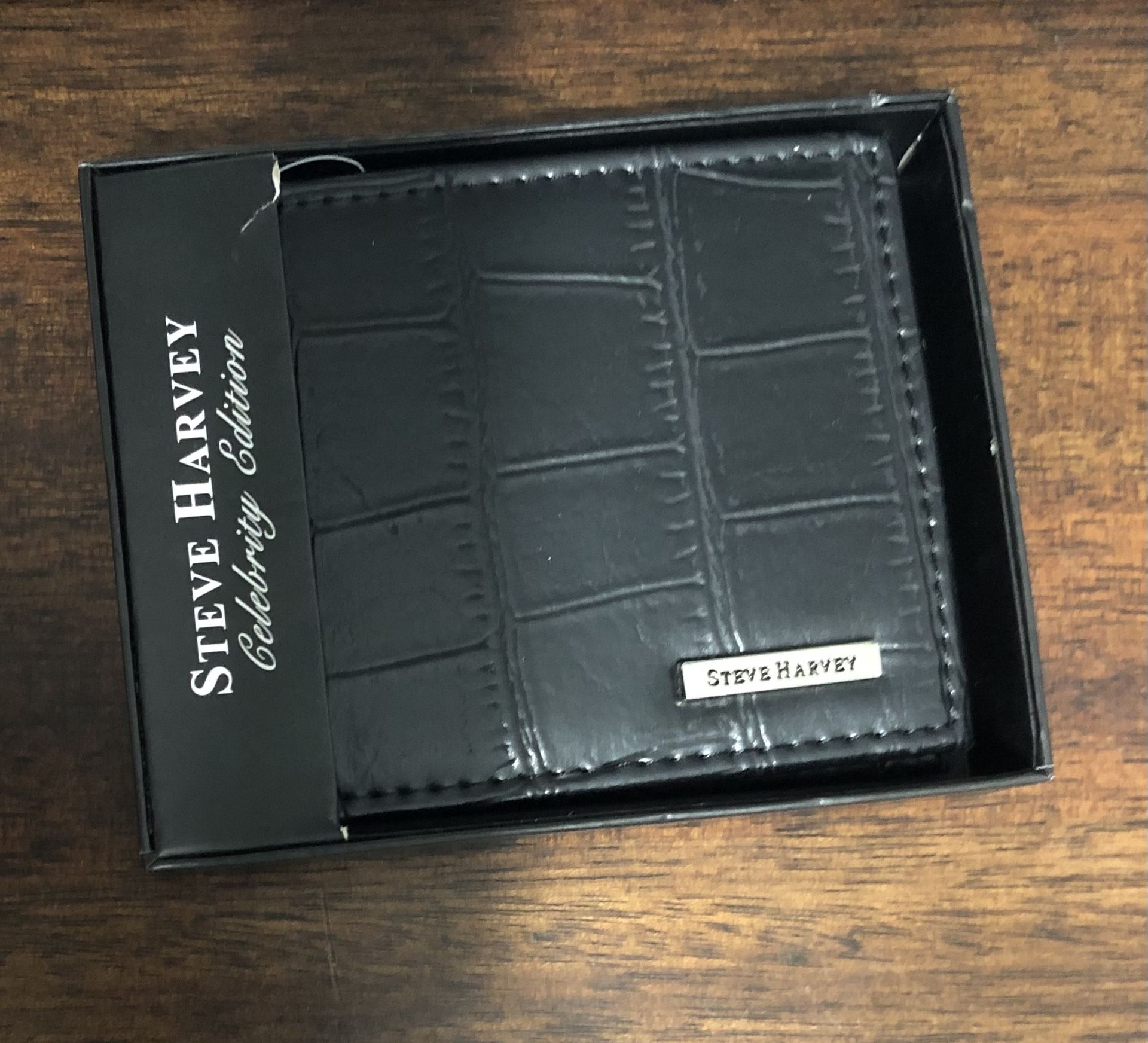 Steve Harvey Men’s wallet Croco Bifold black. 4” LX 3 “ W