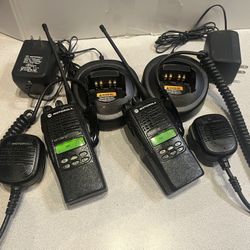 2 X Motorola HT1250 LS+ UHF Two Way Radio Set W/Speaker Mics