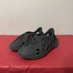 Black Yeezy Foam Runner