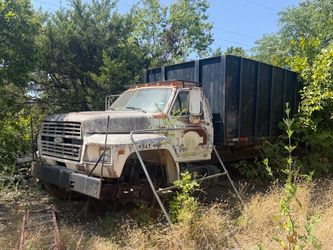 1990 ford F800 LETS WORK SOMETHING OUT:)