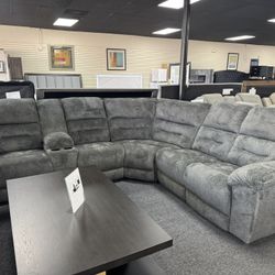 Power Recliner Sectional. 🚚WE DELIVER🚚