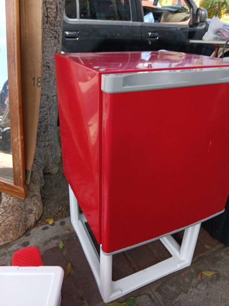 Mini Fridge