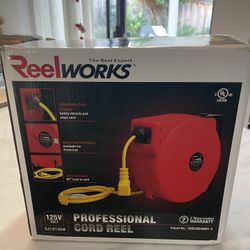Reelworks retractable extension cord  40ft brand new