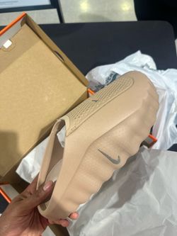 NIKE MIND SLIDES SZ 11
