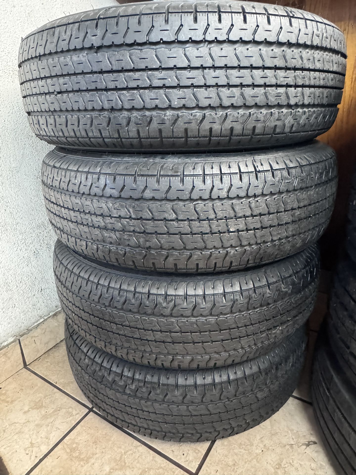St 225/75/15 The Set Goodyear