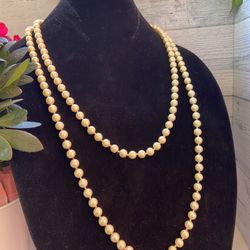 Classy Long Pearls Vintage