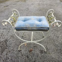 Cute Vintage Cottagecore Chair Vanity Stool with Cushioned Seat
