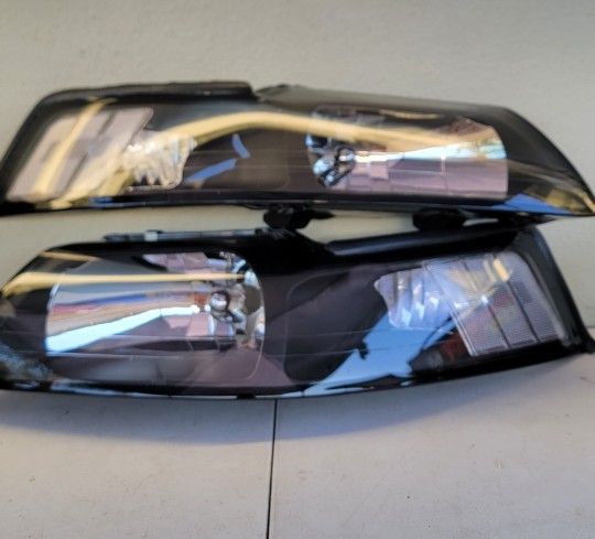 99-04 Ford Mustang Headlights Luces Micas Calaveras Faros Faroles Focos