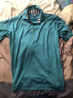 men’s golf T- shirt size medium 