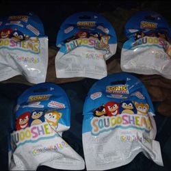 5 Brand new Sonic the Hedgehog Squooshems bags with display box 