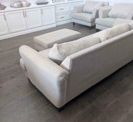 Like New Living-room Set!!