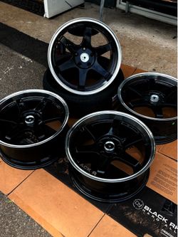 (SALE) 4 NEW 18x8J Gloss Black StarCarrus Wheels