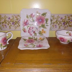 Pompous Poppy Dinnerware Set