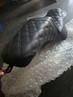 Saddleman seat