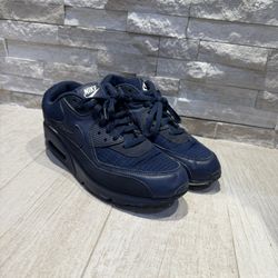 Navy Nike Air Max 90 trainers 