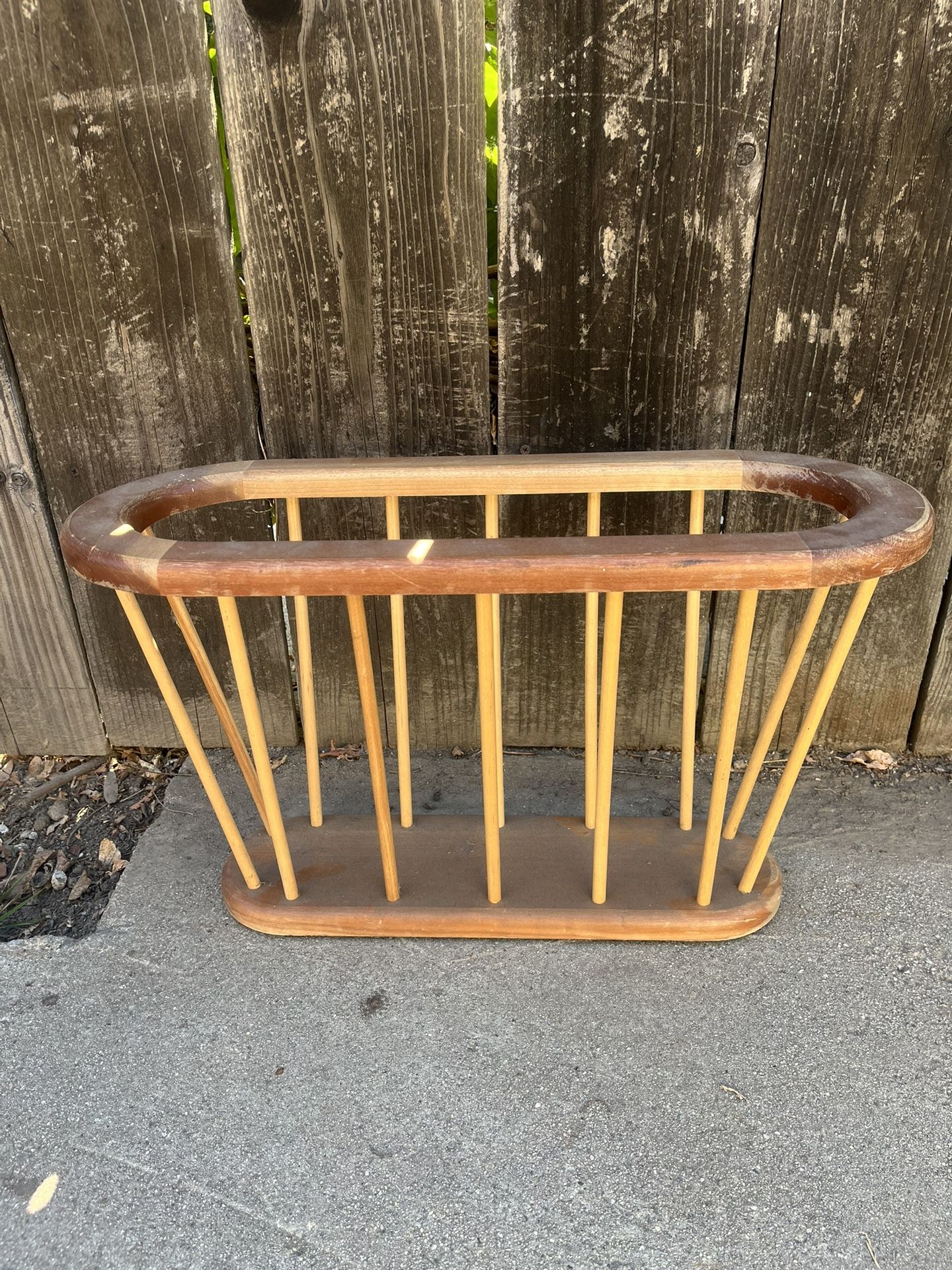 Free Wood Magazine Rack