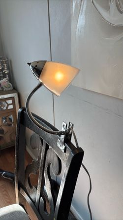 Desk lamp