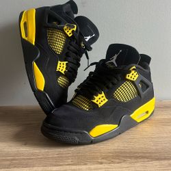 Air Jordan 4 Retro