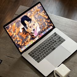 MacBook Pro 3.1Ghz 4-CORE i7 - 16gb/512gb 