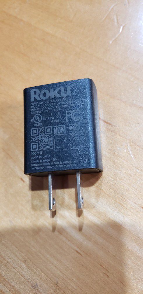 Roku USB power adapter 5V for different models of Roku streaming devices. Works for Roku stick. Good working condition.