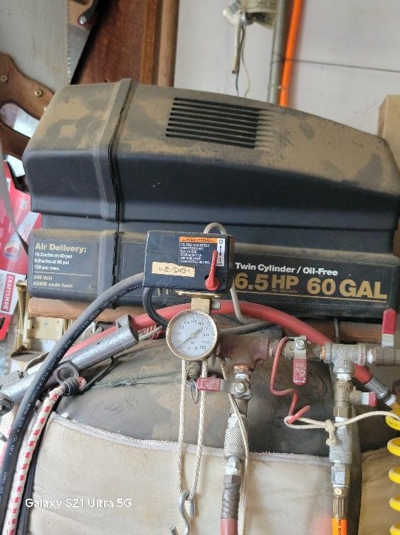 Air Compressor W/accessories