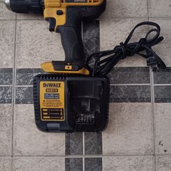 Barely Used Dewalt 20 Volt Drilland Fast Charger