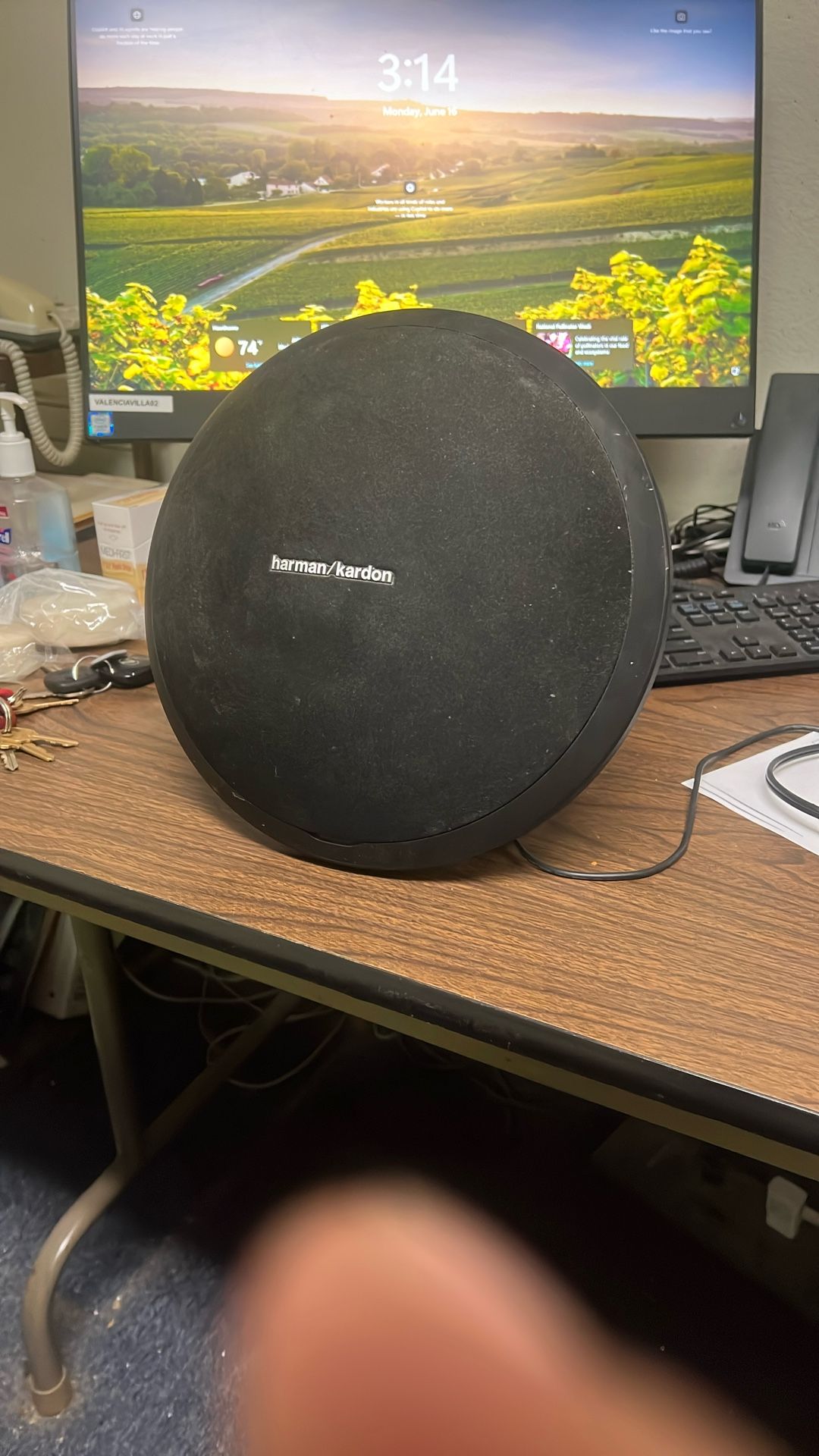 Harman/kardon Bluetooth Speaker. Works