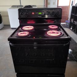 Hotpoint Stove (Delivery Available)