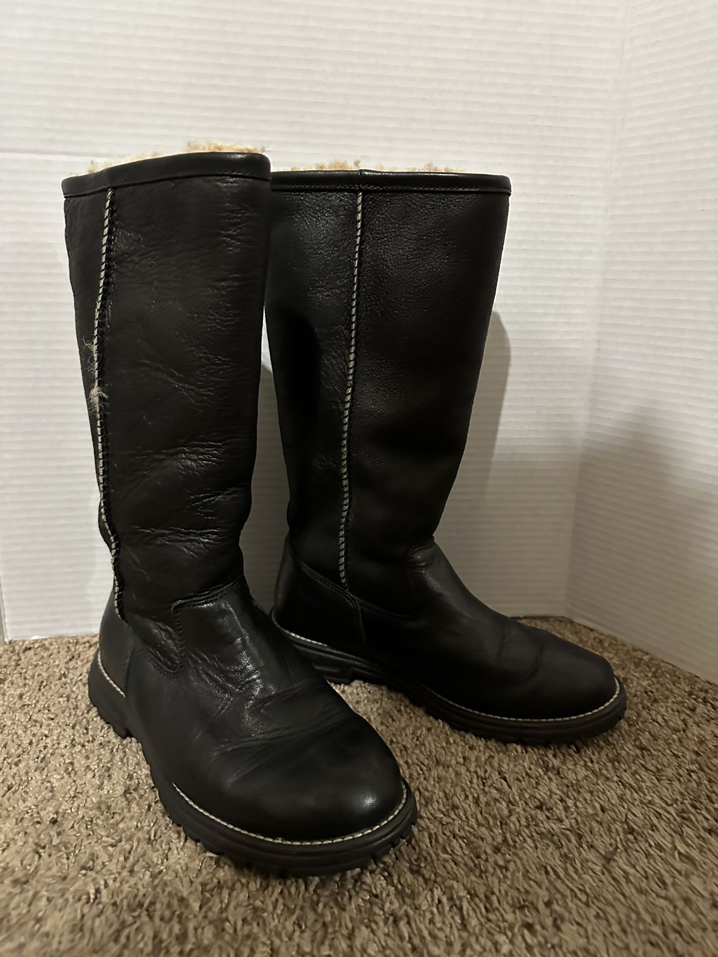 Ugg, Size 6 Black Leather Boots