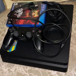 PS4 Slim with game