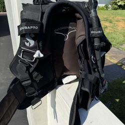 Scubapro Knighthawk Dive BC - Size S with Air2 Inflator/Regulator