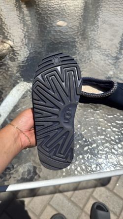 Uggs slippers