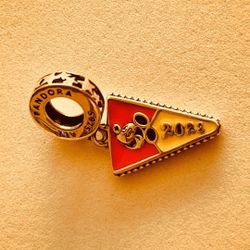 Genuine PANDORA Disney Parks 2023 Mickey Mouse Pennant Ice Cream Bar W/Pouch