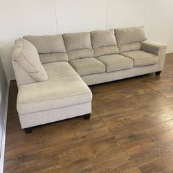 United Furniture Sectional Couch Sofa *Free Delivery*