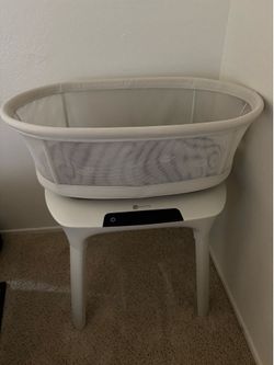 4moms Bassinet and swing