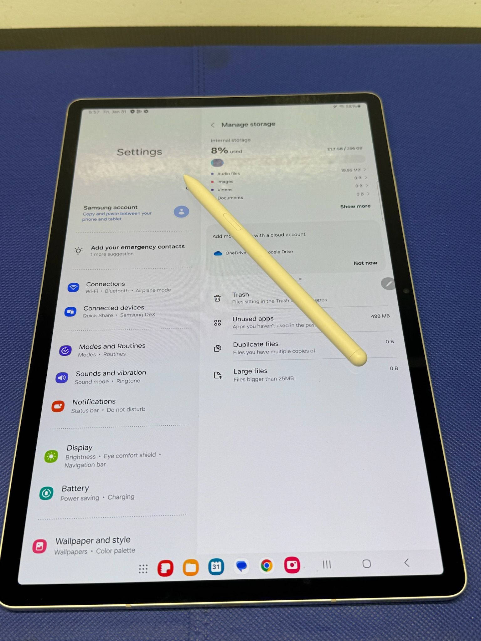 SAMSUNG Galaxy Tab S9+ 12.4" 256GB Wi-Fi with S-Pen Graphite