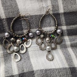 EARINGS, SILVER BEADED AND GOLD HOOPS.