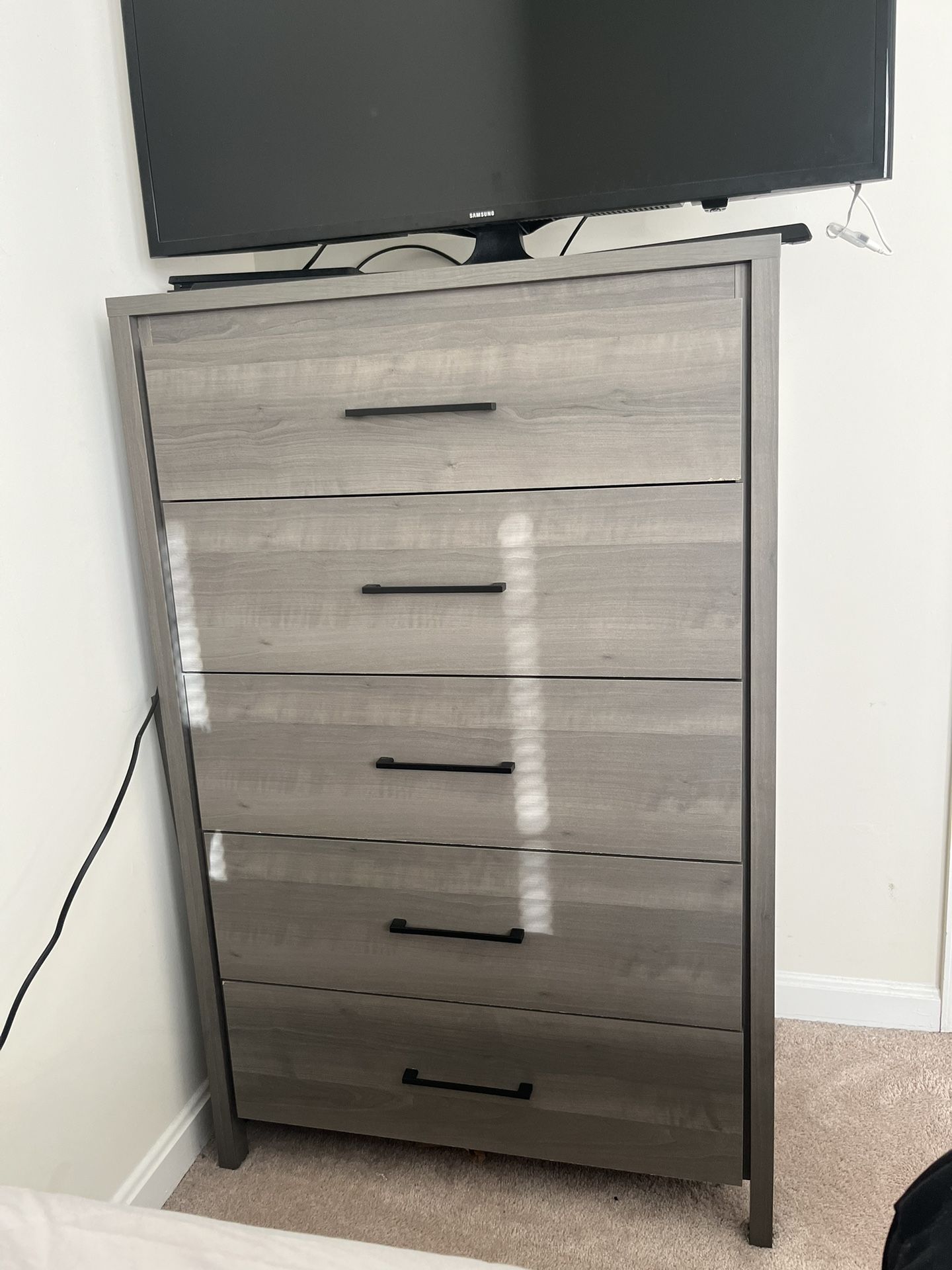 5 Drawer Dresser/Chest