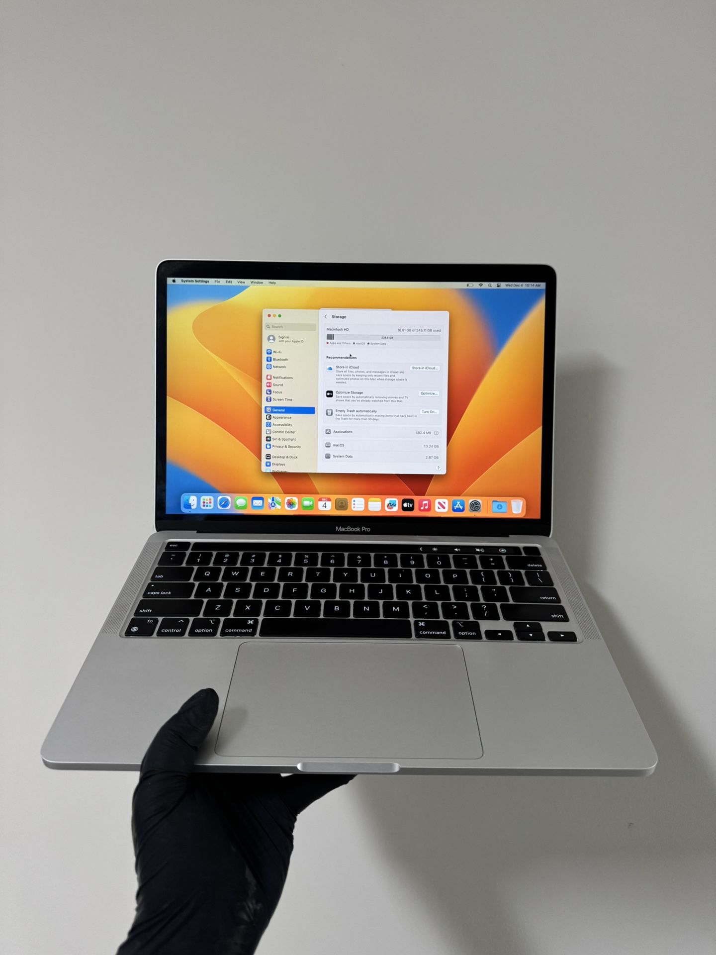 2022 Macbook Pro M2 Chip with 16 GB RAM