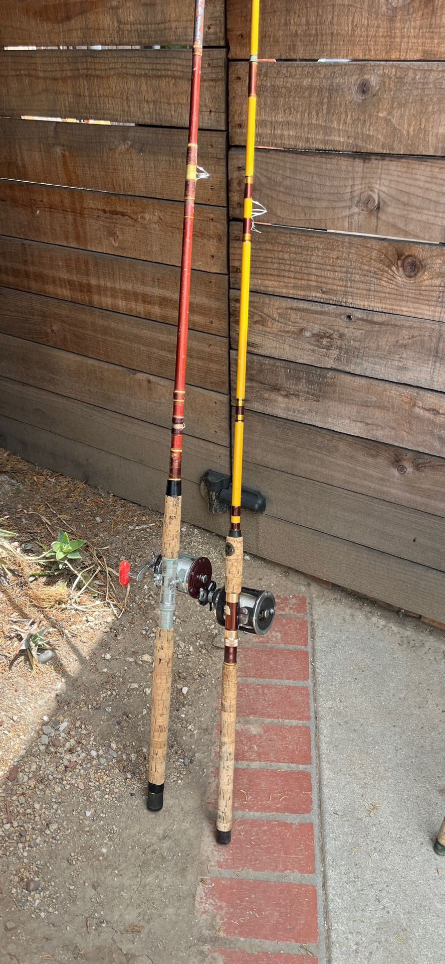 2 VINTAGE OCEAN FISHING RODS & REELS EAGLE CLAW BOTH WORK GREAT! 8 1/2-9 FEET!!