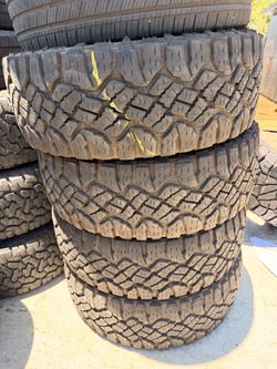 275/65r18 Goodyear tires en Excelentes condiciones de Vida  las 4