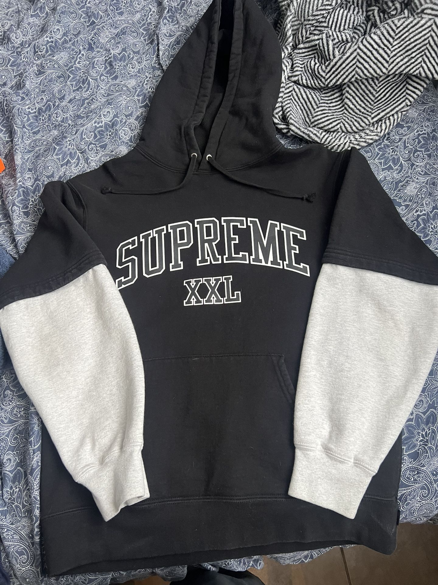 Supreme Hoodie Like New