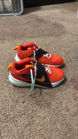 Nike youth basketball shoes size 4.5