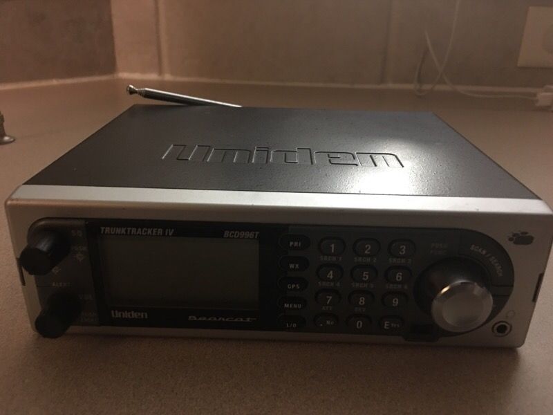 Uniden bcd996t police scanner