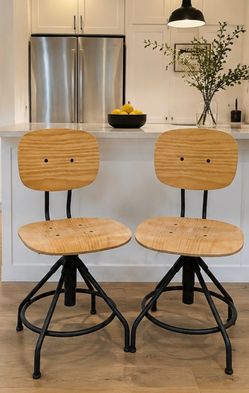 Set of 2 Industrial Style Swivel Chairs – Wood & Black Metal