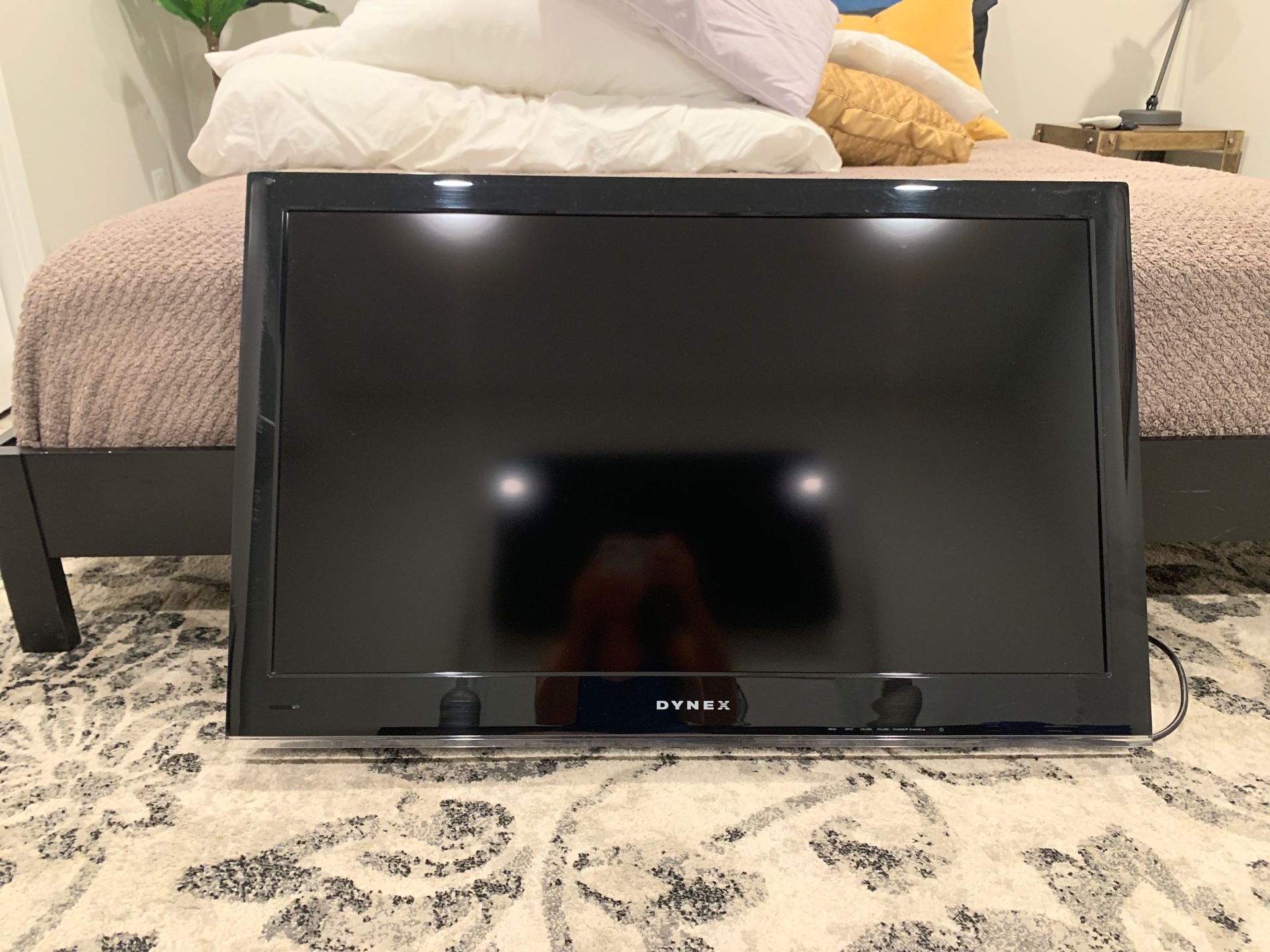 40” TV With Universal Remote
