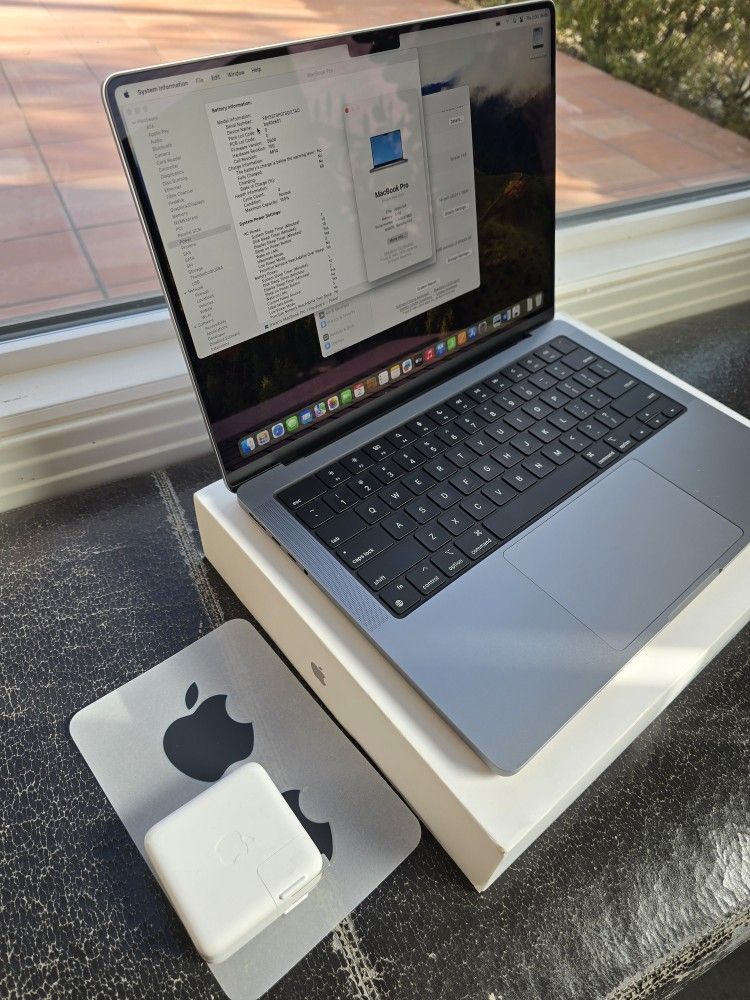 New 2023 MacBook Pro A2918 M3 14" Screen,8gb RAM, 1TB SSD for Great Purchase