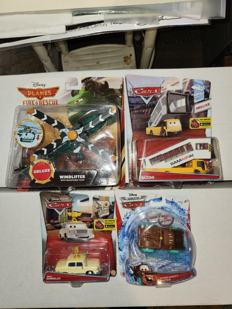 Disney Cars Planes Windlifter, Brad Winmiler, Airport Ucchi Deluxe & Hydro Wheels Mater