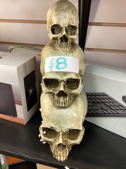 Stacked Skull Tower Decorative Figurine